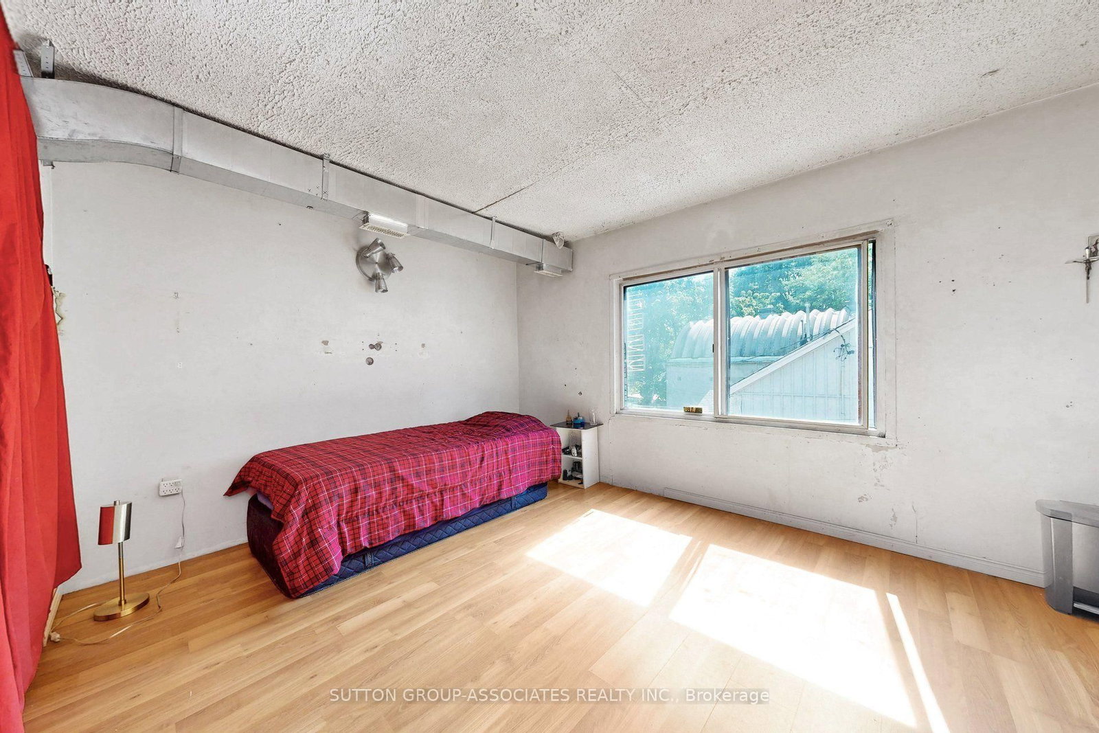 18 1/2 Bellevue Avenue • Toronto, ON photo 18