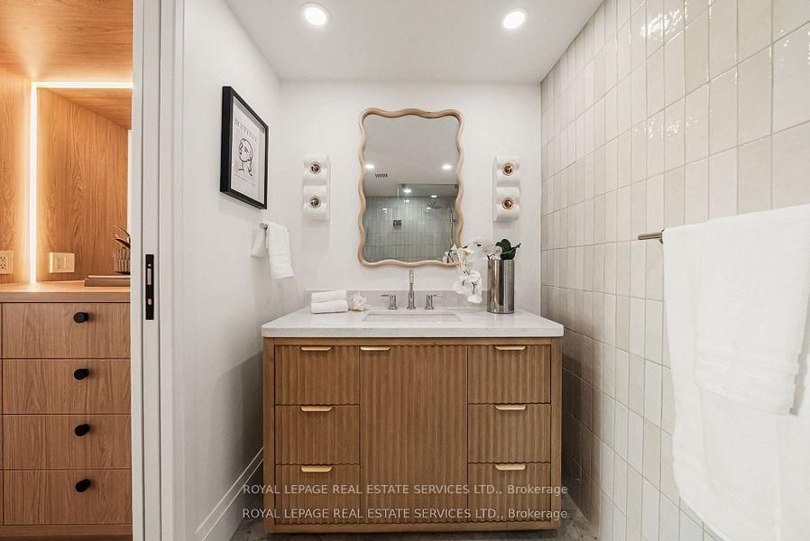 349 St. Clair Avenue W • #402 • Toronto, ON photo 19