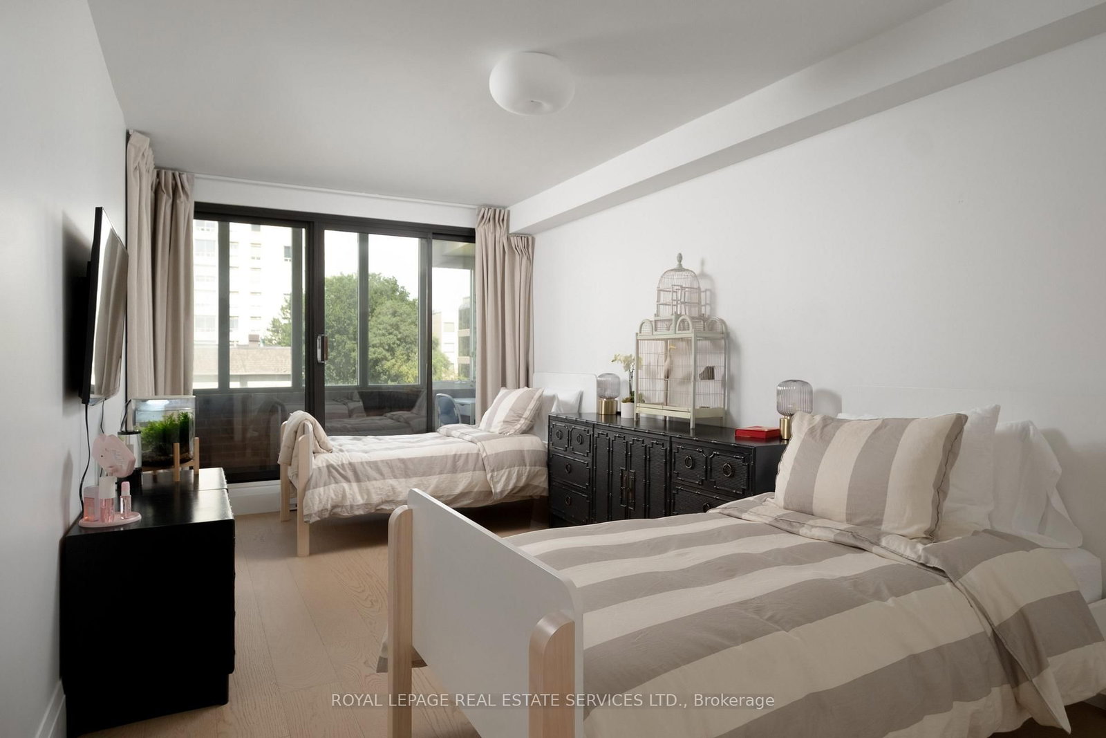 349 St. Clair Avenue W • #402 • Toronto, ON photo 20