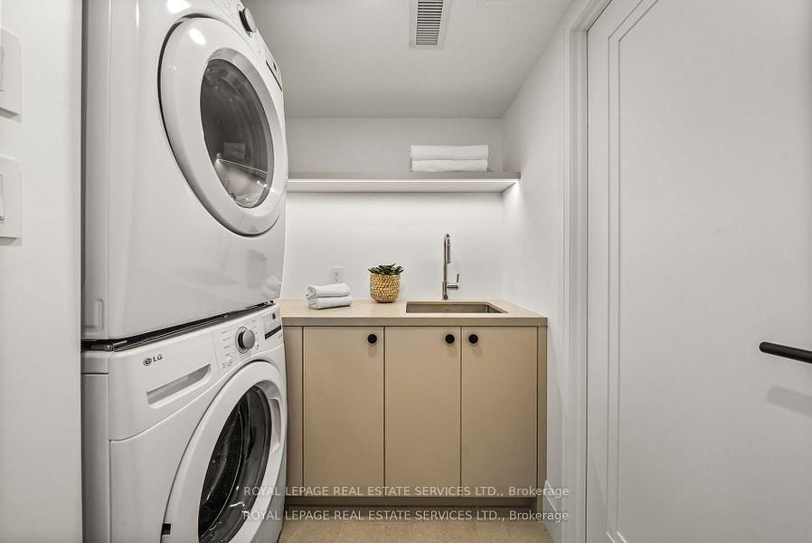 349 St. Clair Avenue W • #402 • Toronto, ON photo 23