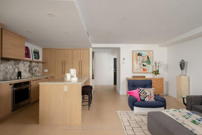 349 St. Clair Avenue W • #402 • Toronto, ON photo 8
