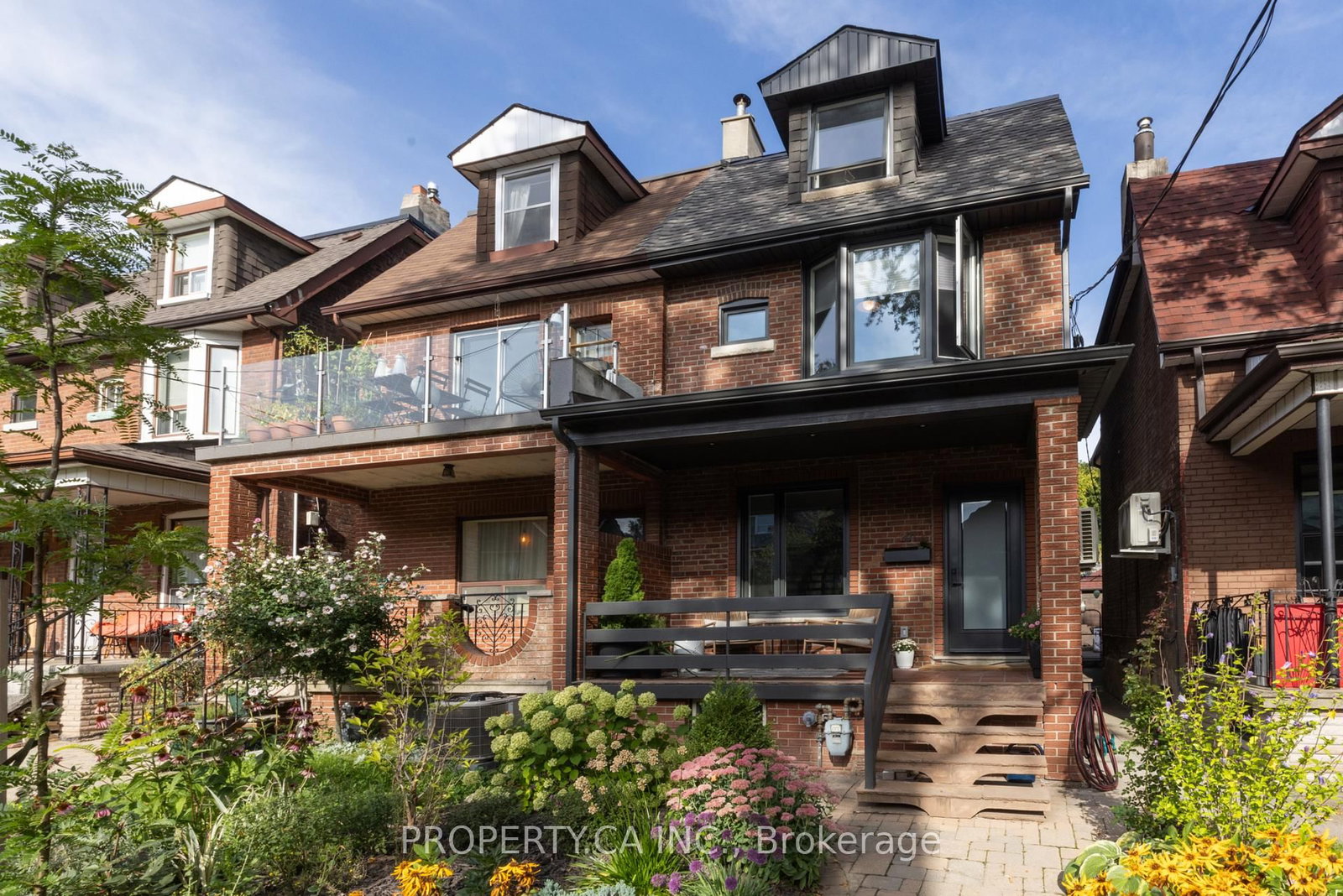 301 Grace Street • Toronto, ON photo 1