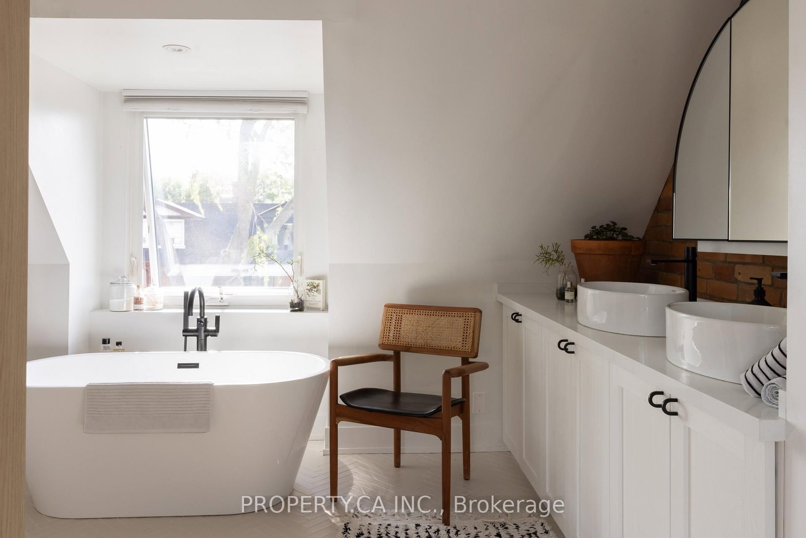 301 Grace Street • Toronto, ON photo 27