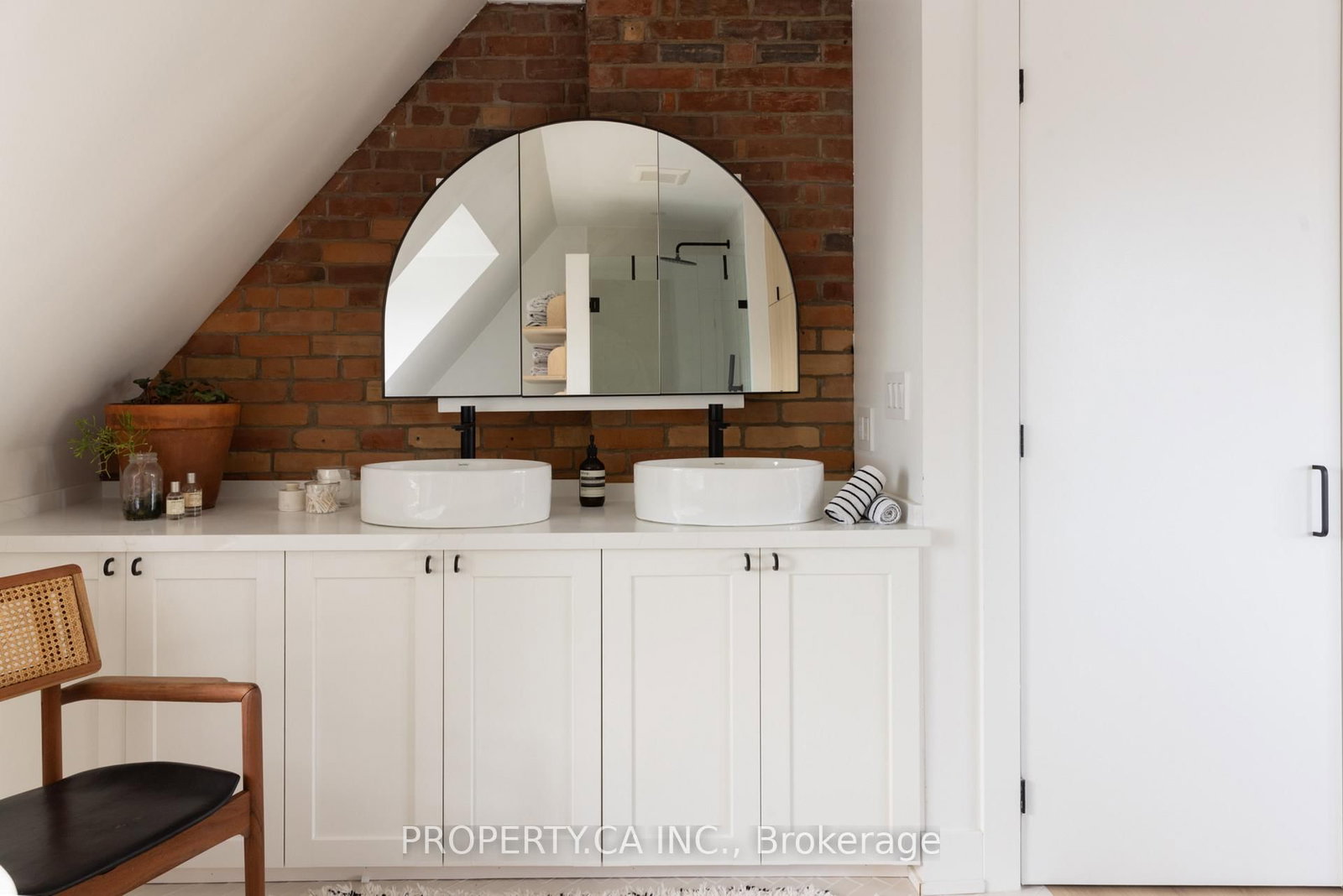 301 Grace Street • Toronto, ON photo 29