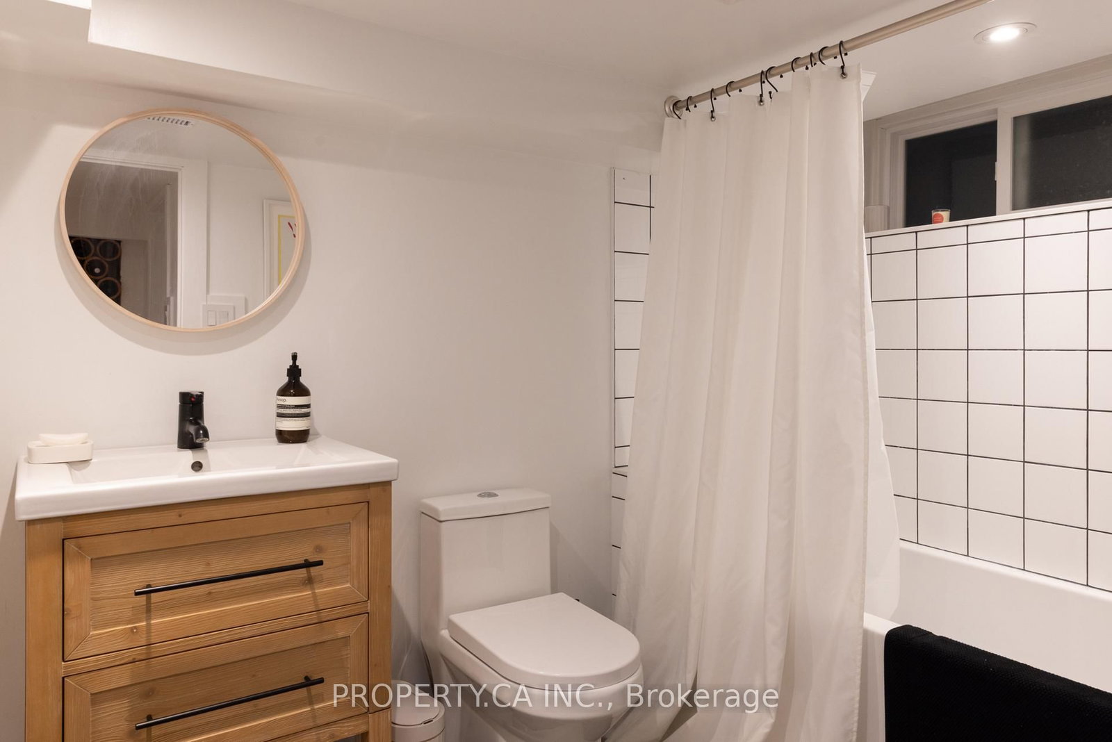 301 Grace Street • Toronto, ON photo 36