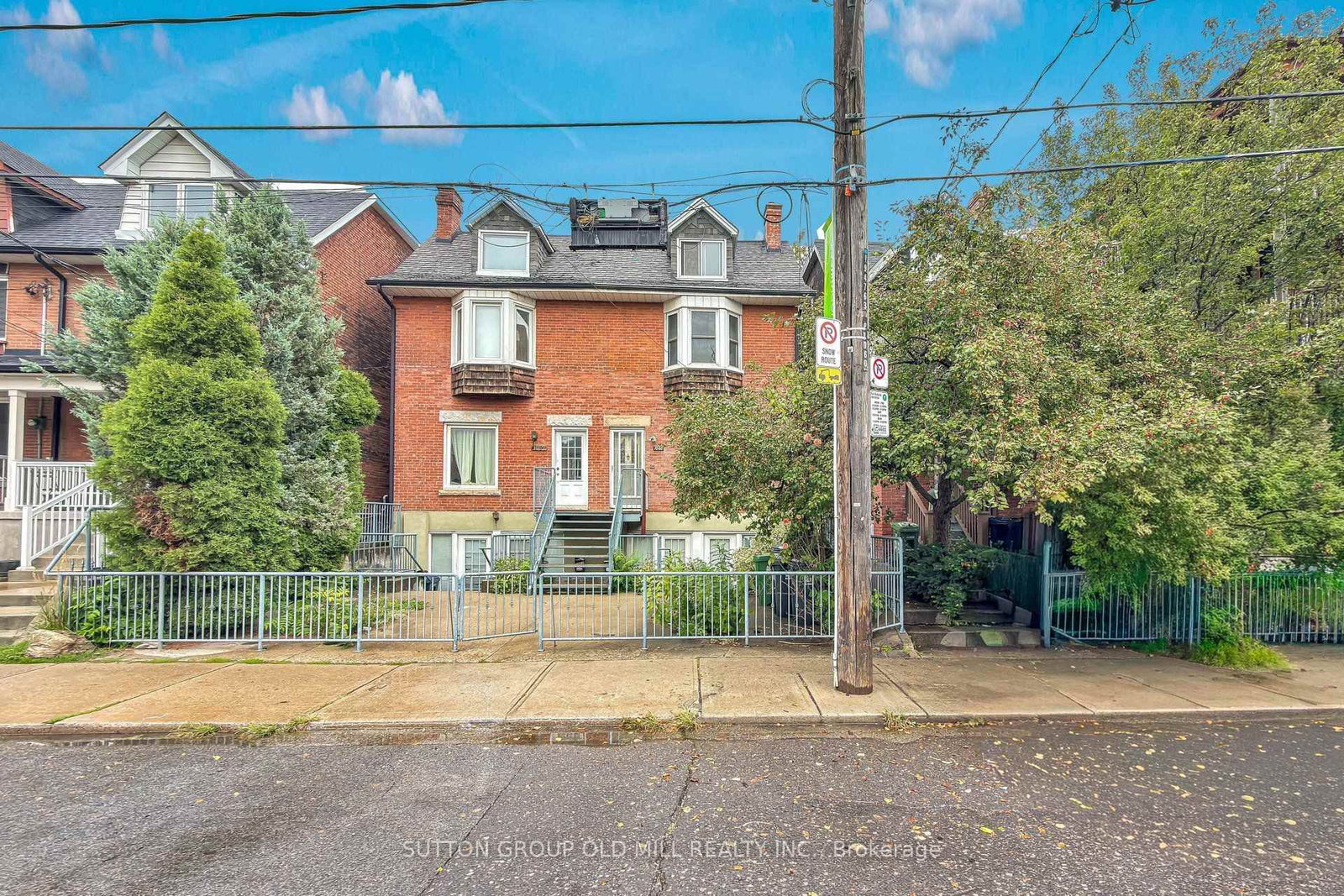 1060 College Street • Toronto, ON photo 1
