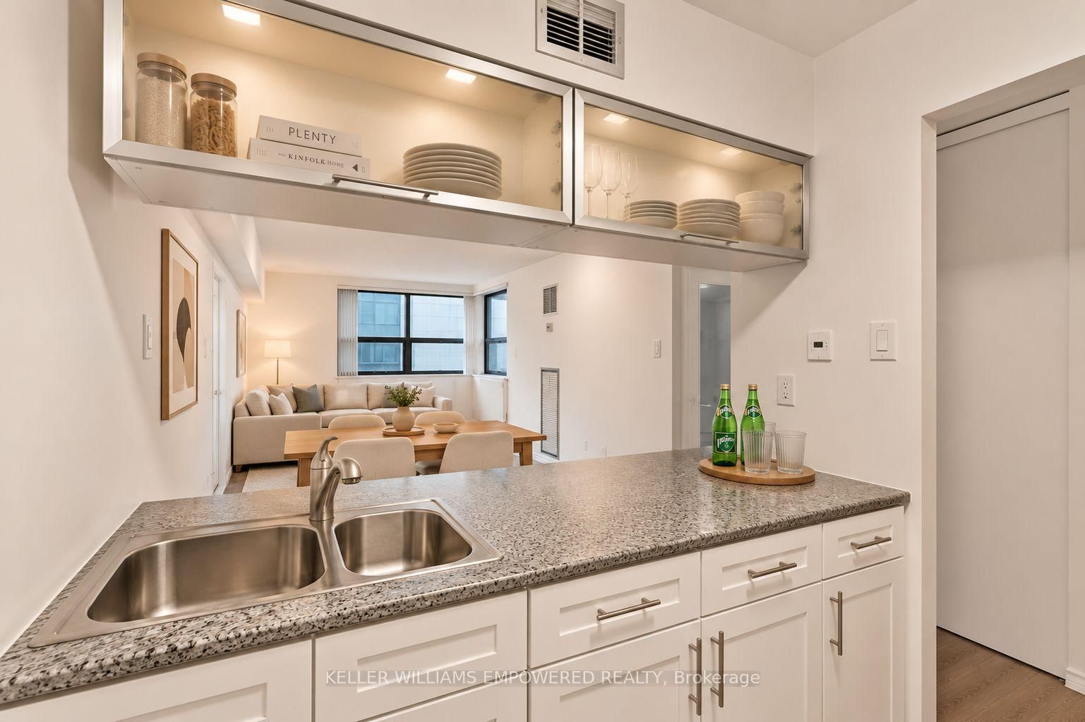 Condo for sale at 719-80 St Patrick Street, Toronto, Ontario, M5T 2X6 - Kensington-Chinatown - MLS: C13762004