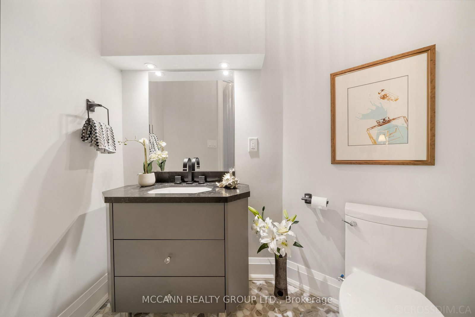 15 Belsize Drive • Toronto, ON photo 16
