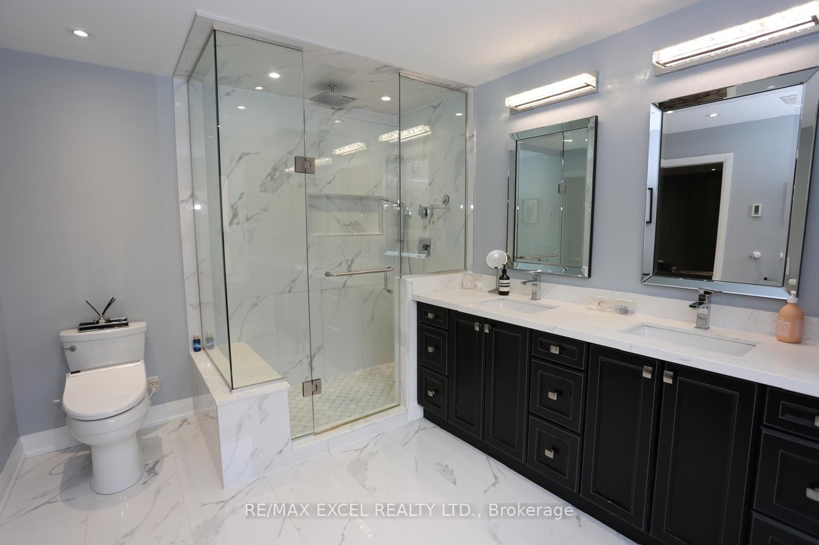 16 Aldenham Crescent • Toronto, ON photo 18