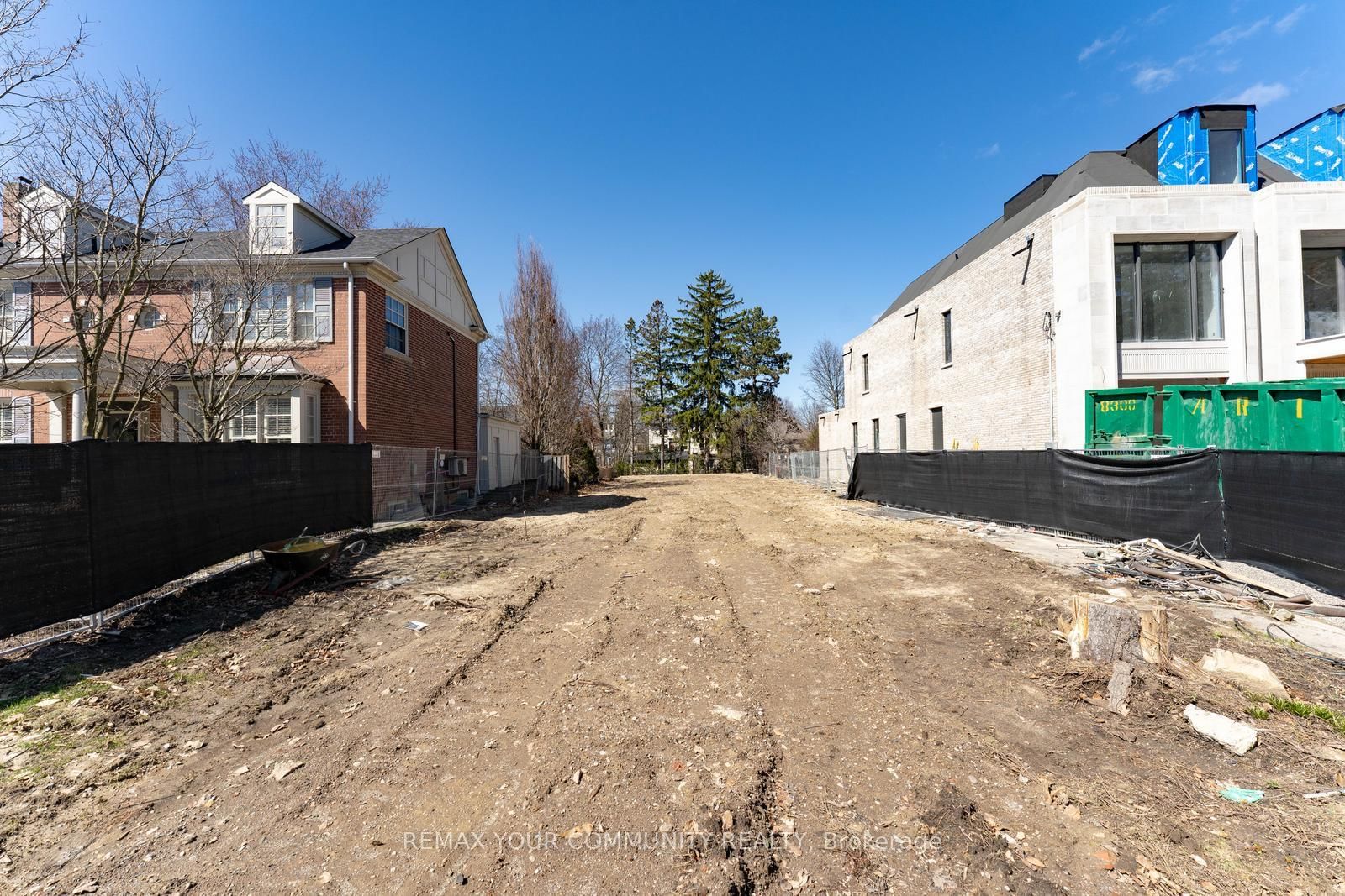 390 Glencairn Avenue • Toronto, ON photo 5