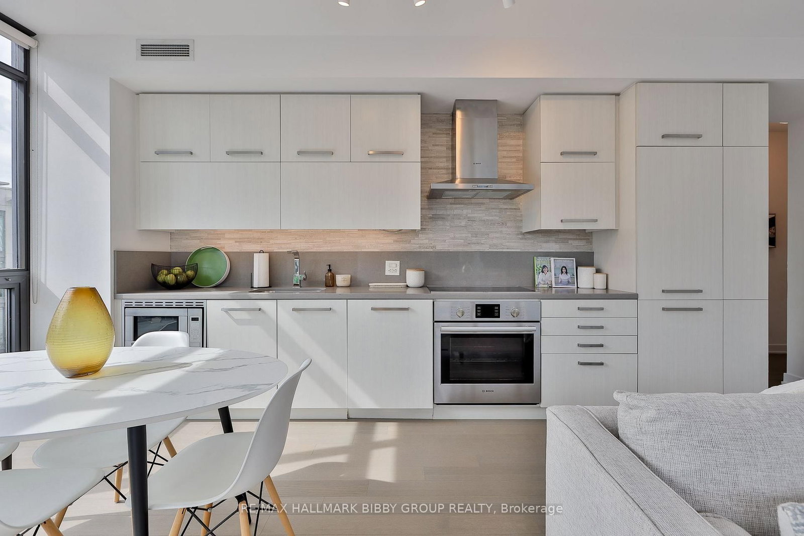 15 Beverley Street • #710 • Toronto, ON photo 12