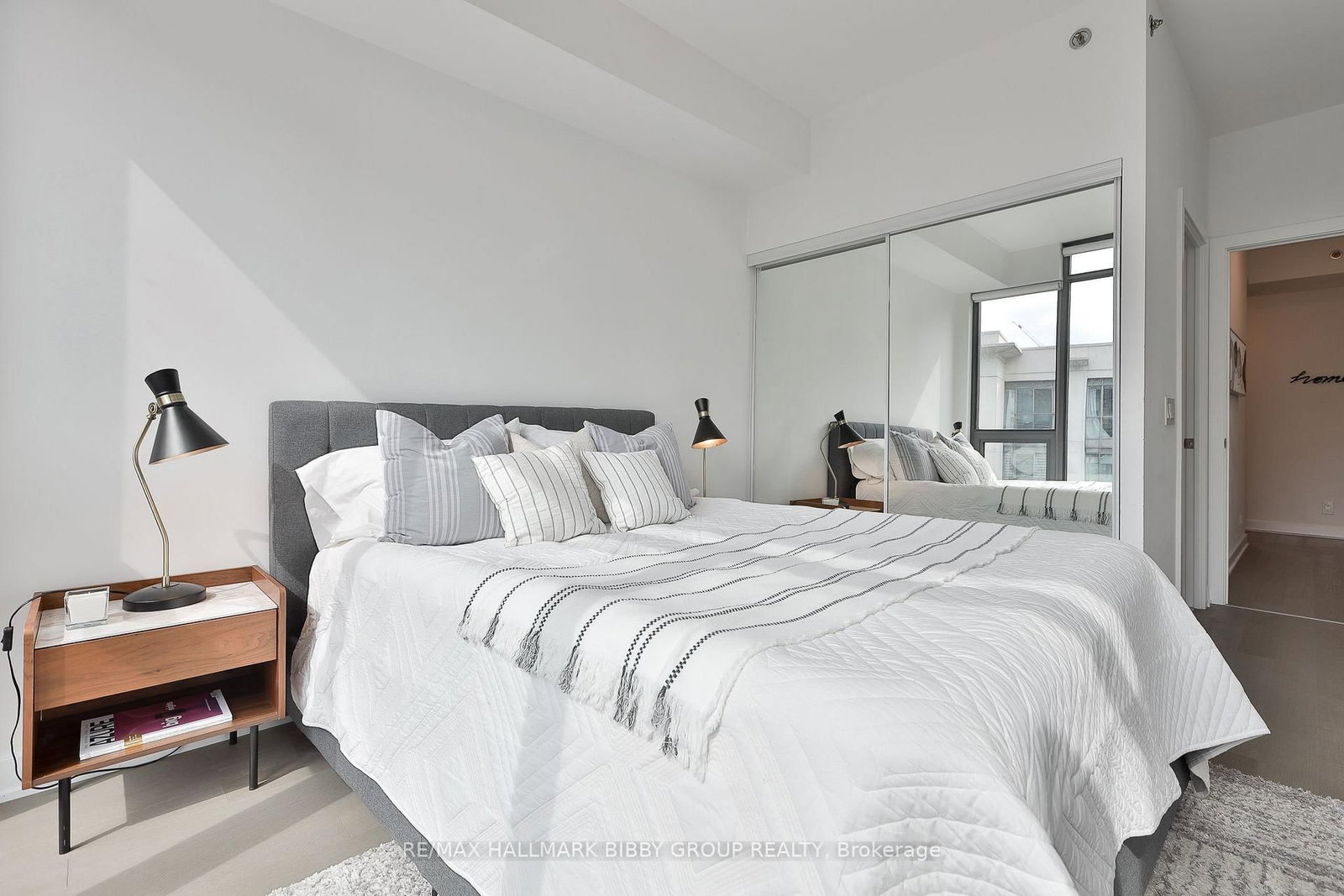 15 Beverley Street • #710 • Toronto, ON photo 19
