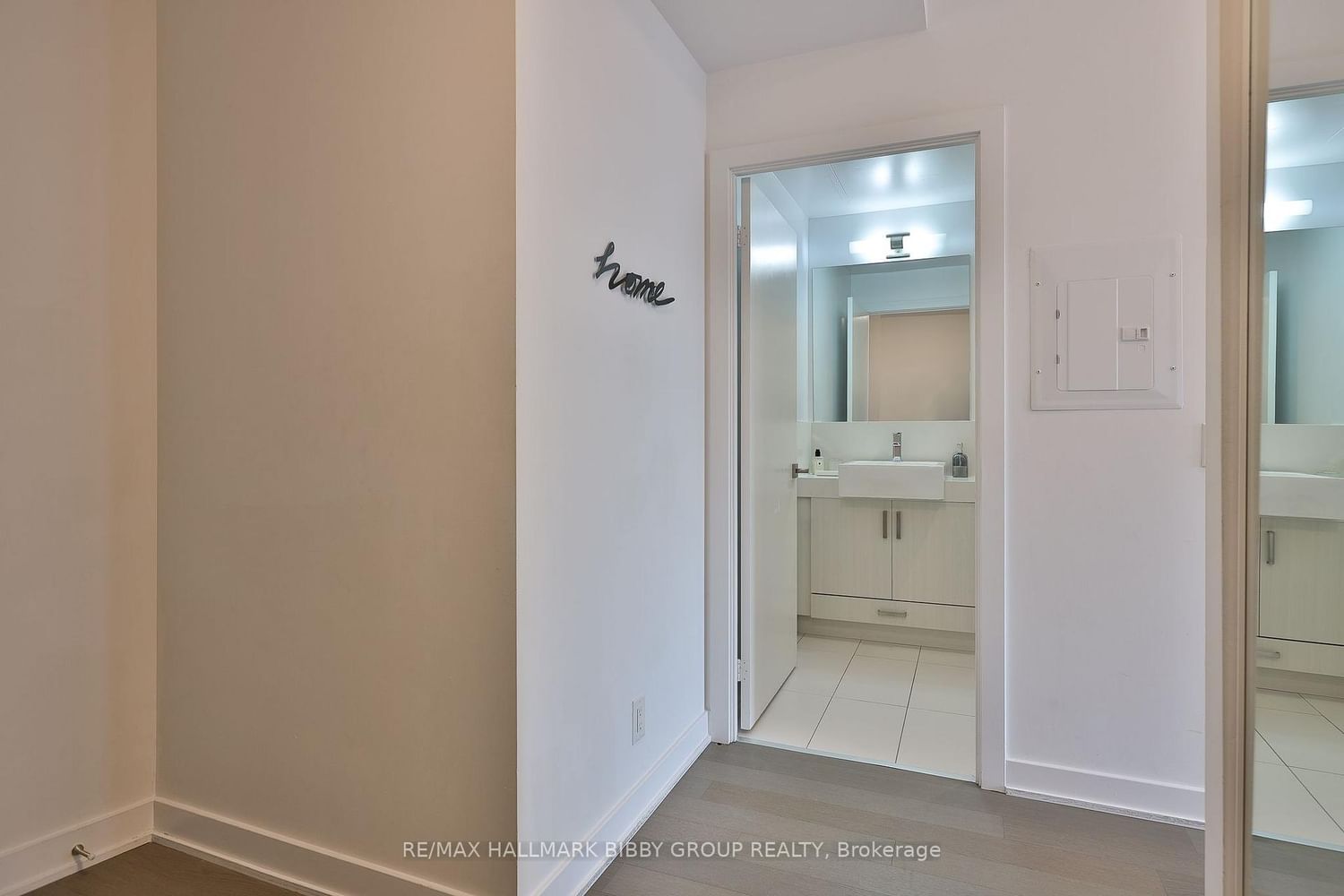15 Beverley Street • #710 • Toronto, ON photo 23