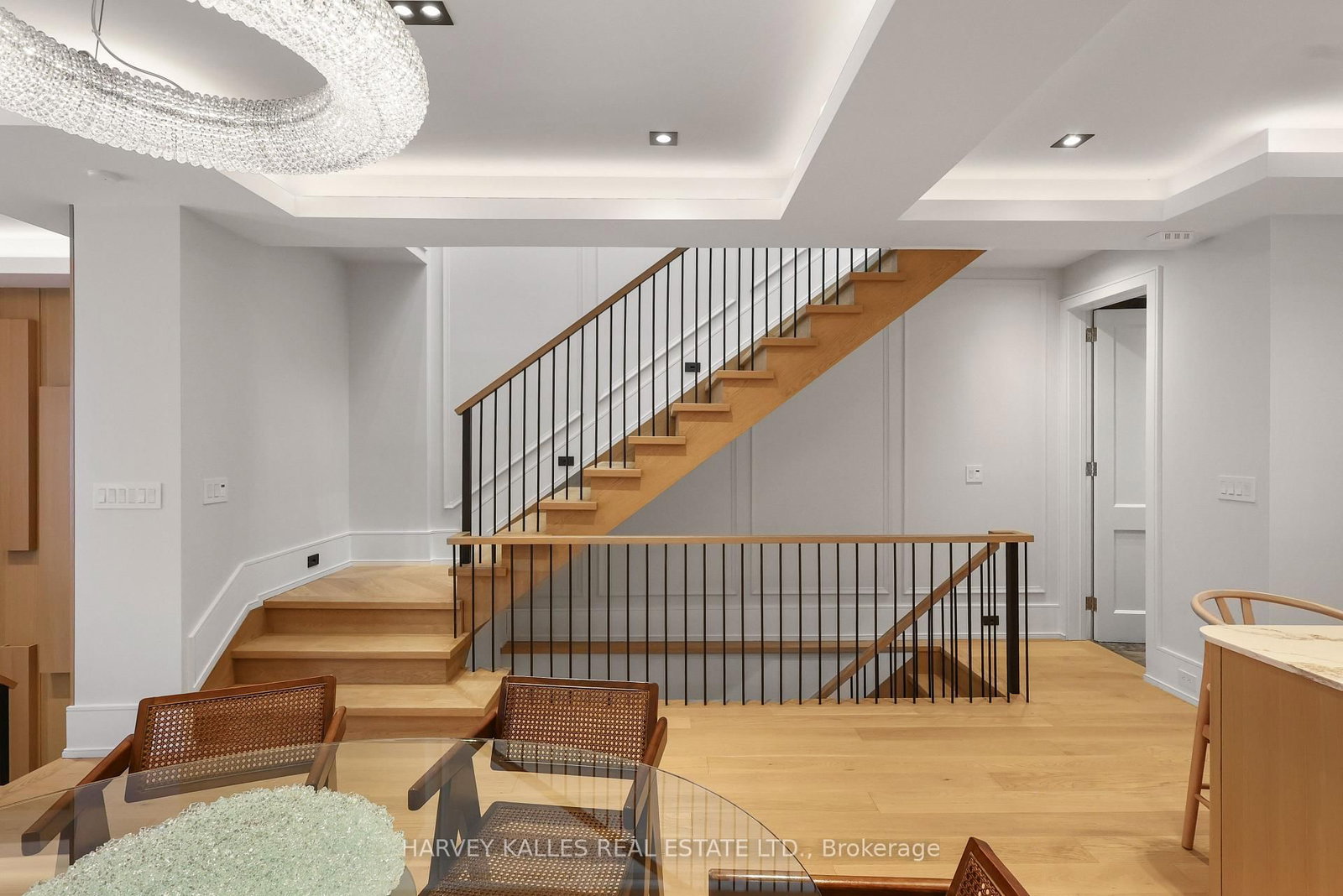 90 Roe Avenue • Toronto, ON photo 10