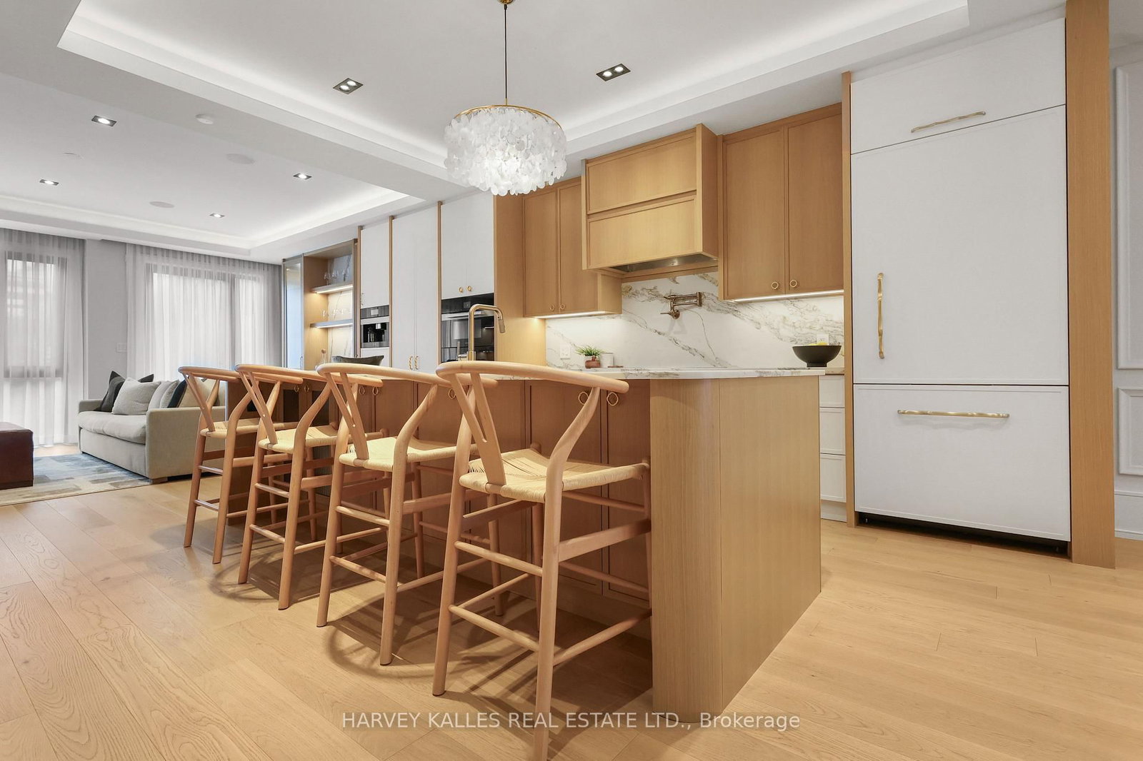 90 Roe Avenue • Toronto, ON photo 11
