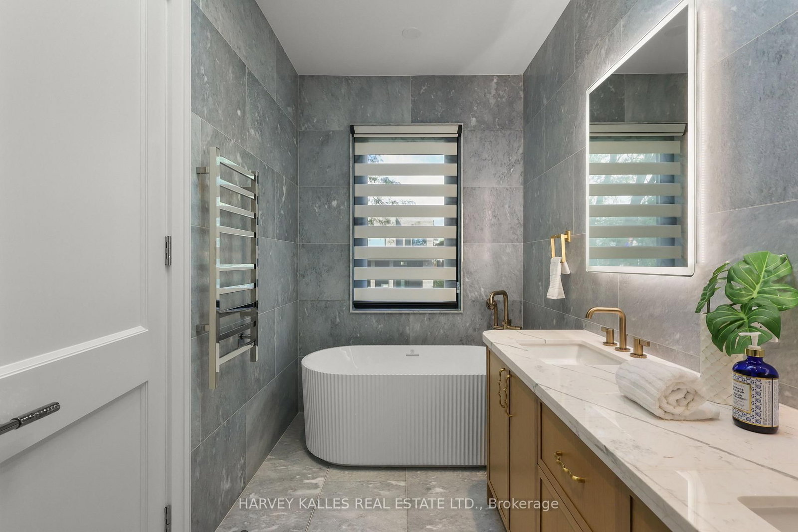 90 Roe Avenue • Toronto, ON photo 29