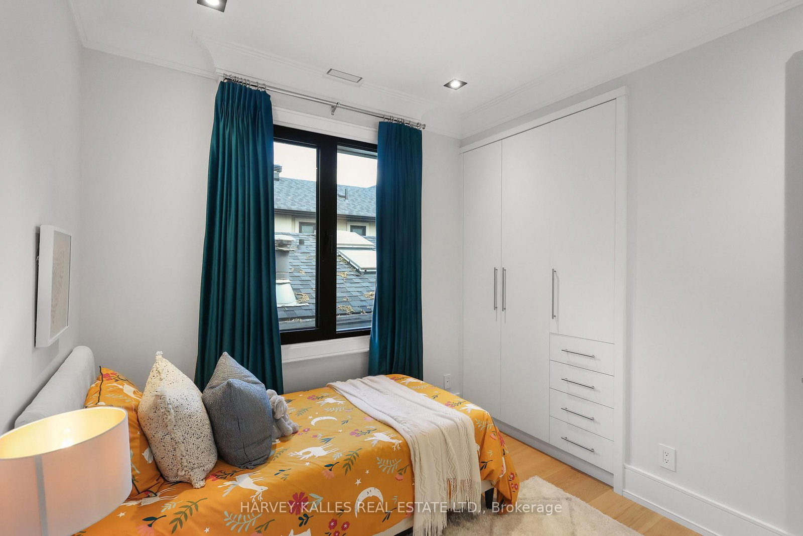 90 Roe Avenue • Toronto, ON photo 31