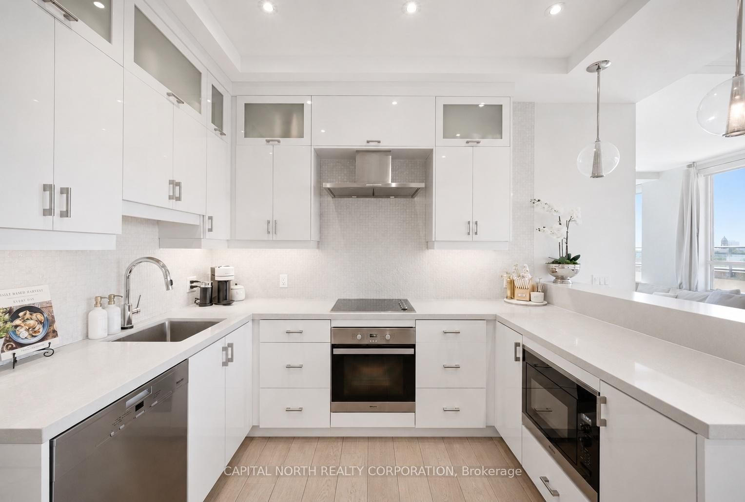 23 Glebe Road W • #804 • Toronto, ON photo 10