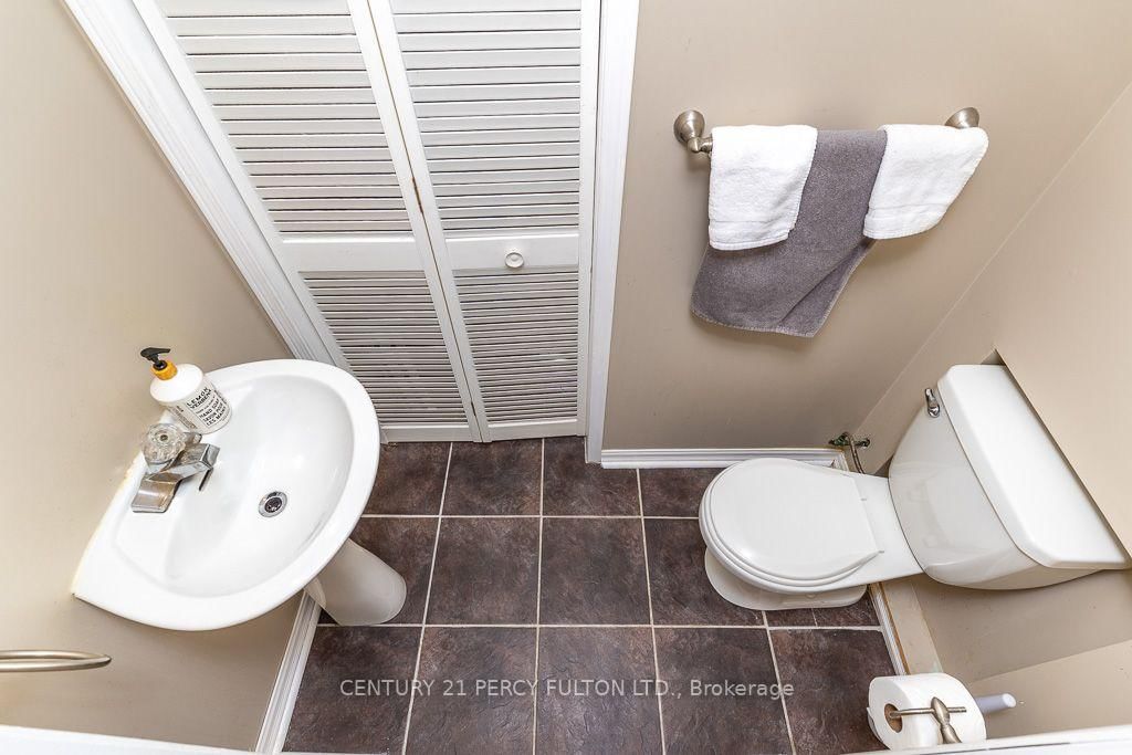 28 Rumi Crescent • Toronto, ON photo 11