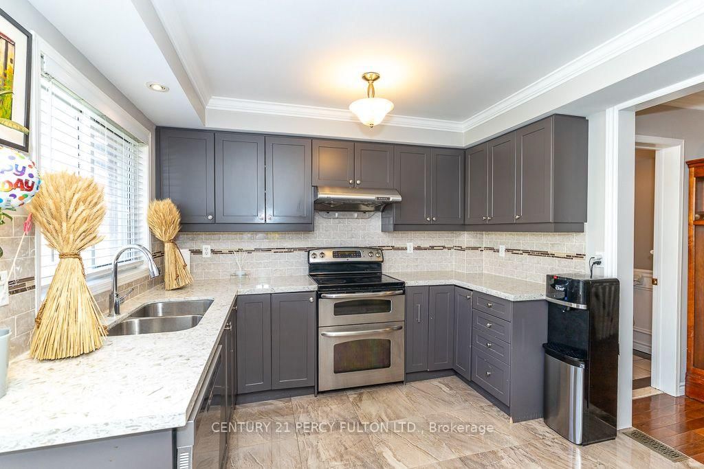 28 Rumi Crescent • Toronto, ON photo 16