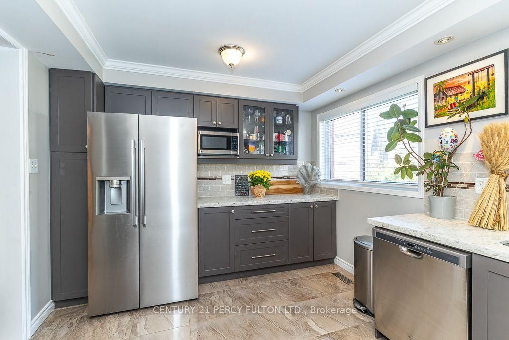 28 Rumi Crescent • Toronto, ON photo 18