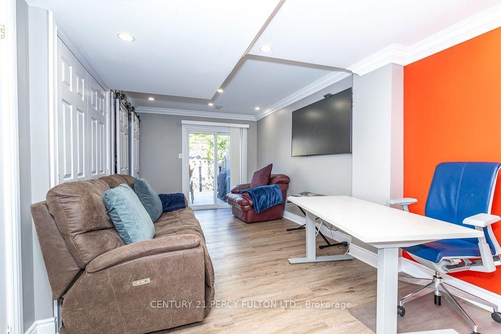 28 Rumi Crescent • Toronto, ON photo 9