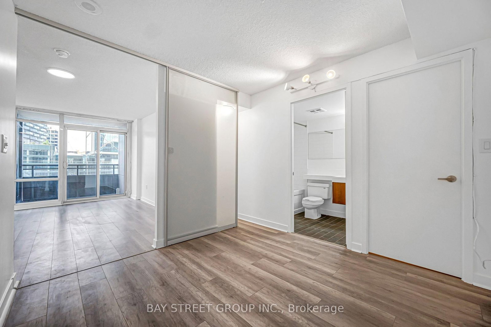 25 Telegram Mews • #816 • Toronto, ON photo 13