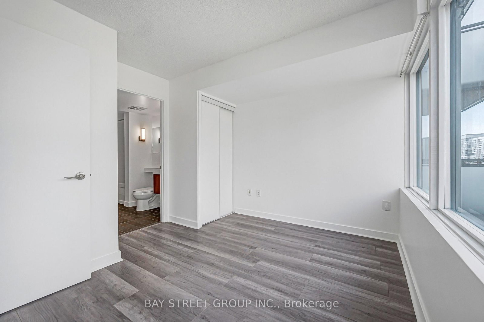 25 Telegram Mews • #816 • Toronto, ON photo 19