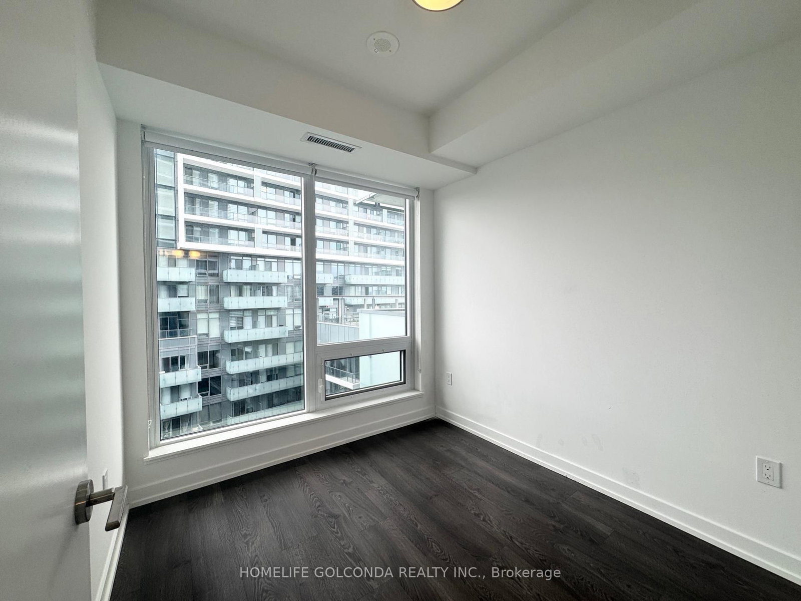 7 GOLDEN LION Heights • #N1006 • Toronto, ON photo 12