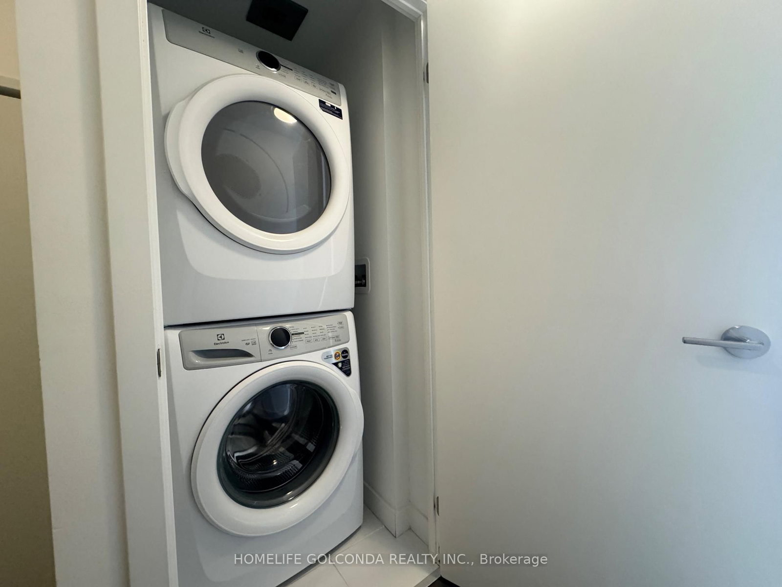 7 GOLDEN LION Heights • #N1006 • Toronto, ON photo 15