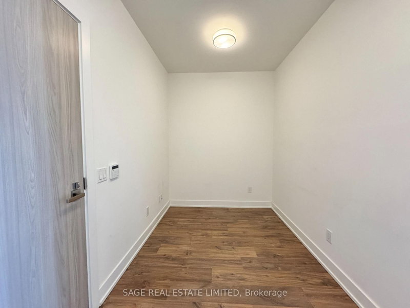 1111 - 80 Vanauley Street