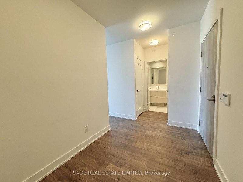1111 - 80 Vanauley Street