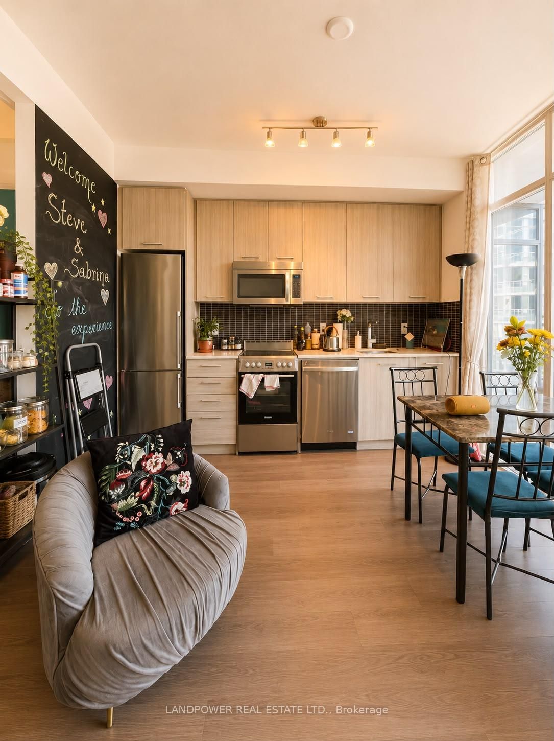 105 George Street • #514 • Toronto, ON photo 3