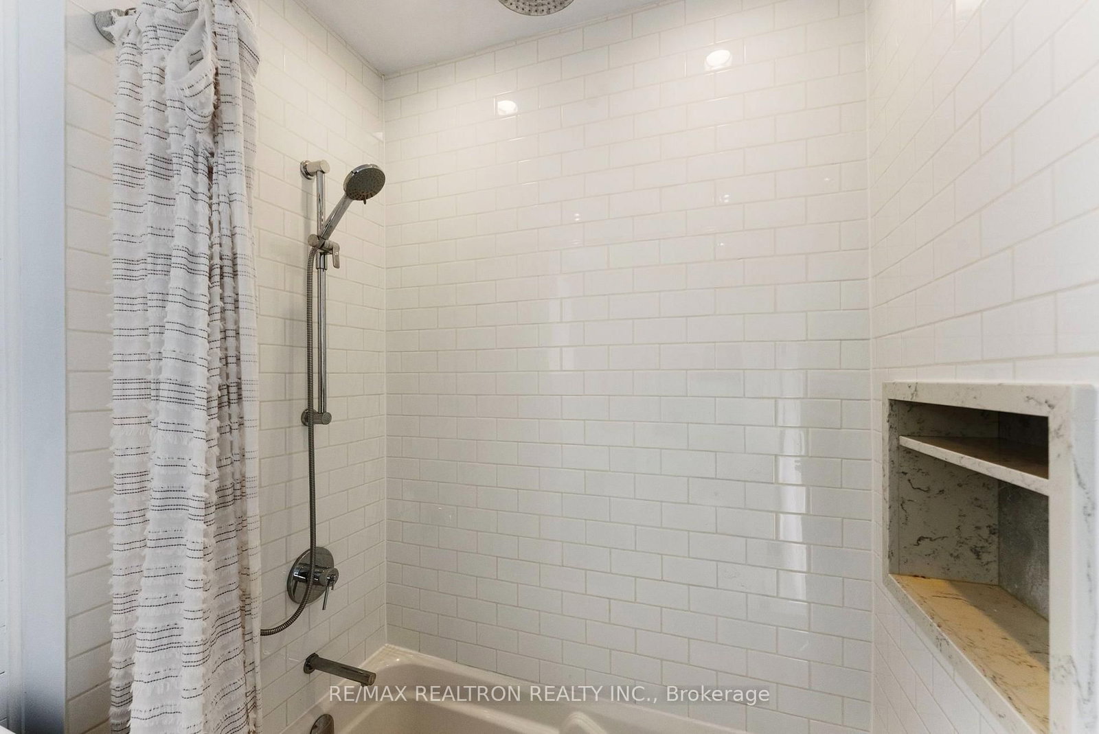 41 Ashbury Avenue • Toronto, ON photo 20