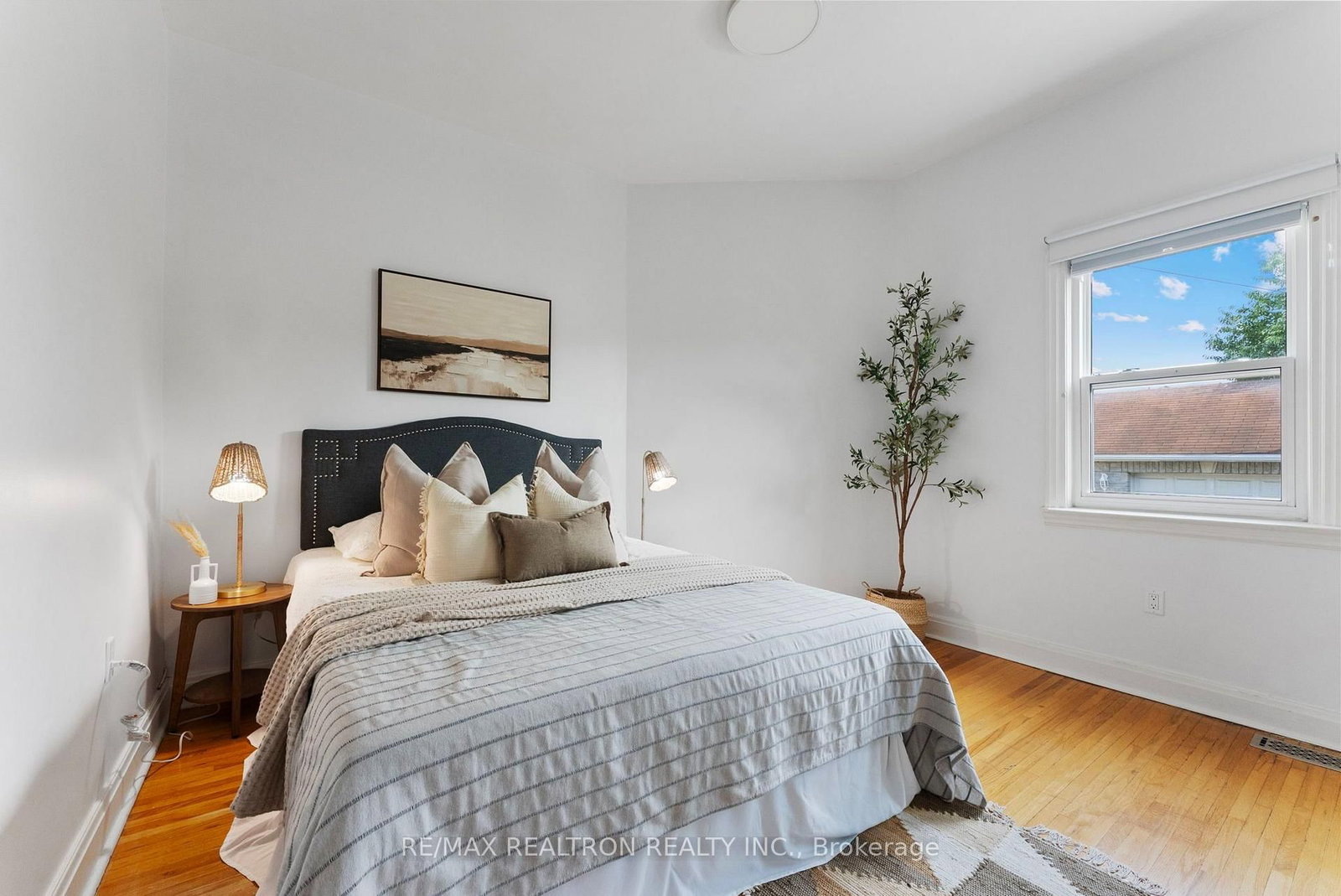 41 Ashbury Avenue • Toronto, ON photo 22