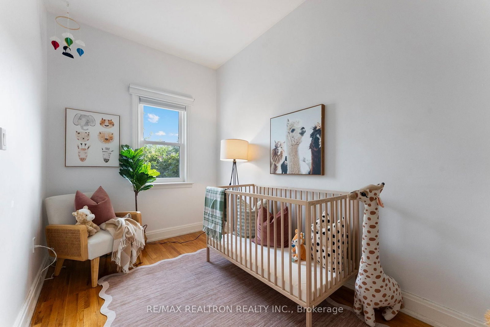 41 Ashbury Avenue • Toronto, ON photo 24