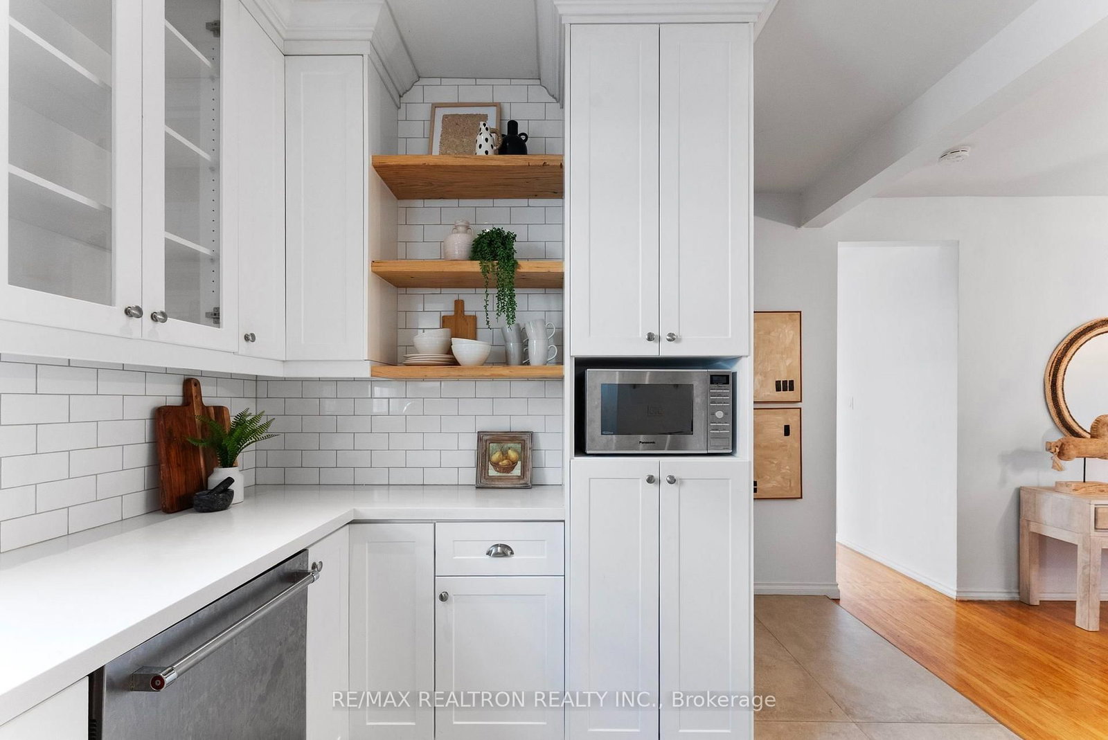 41 Ashbury Avenue • Toronto, ON photo 6