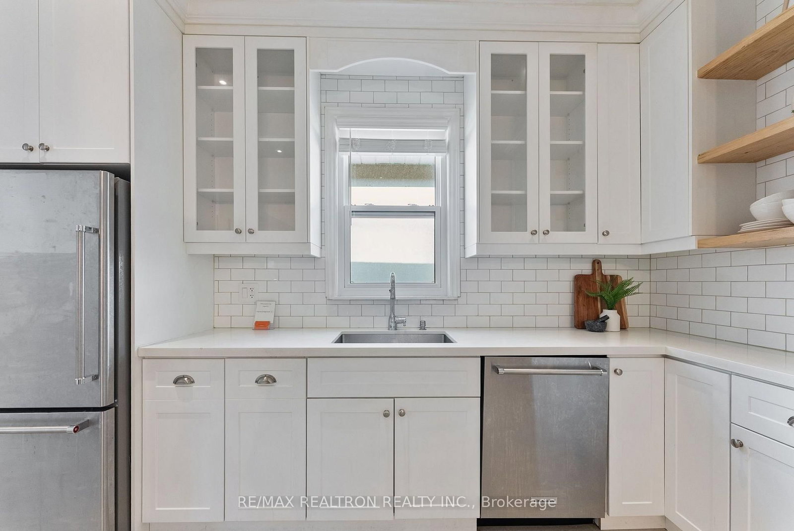 41 Ashbury Avenue • Toronto, ON photo 8