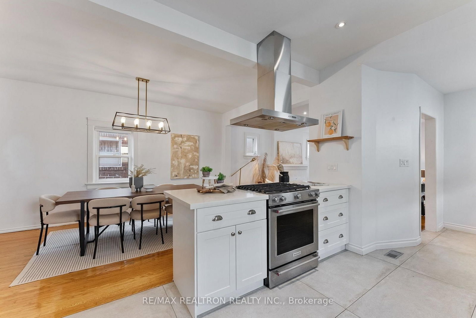 41 Ashbury Avenue • Toronto, ON photo 9