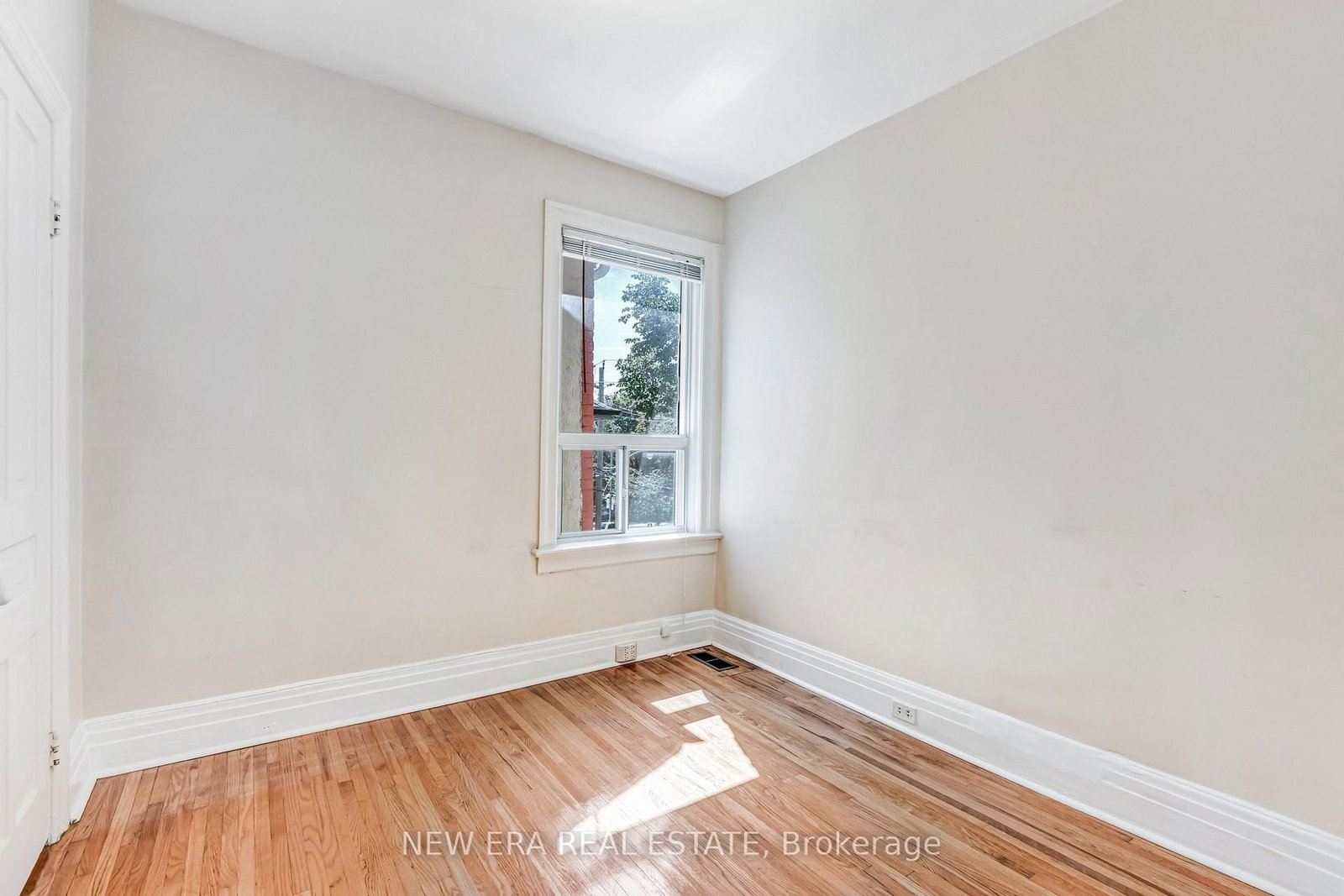 393 Ossington Avenue • Toronto, ON photo 24