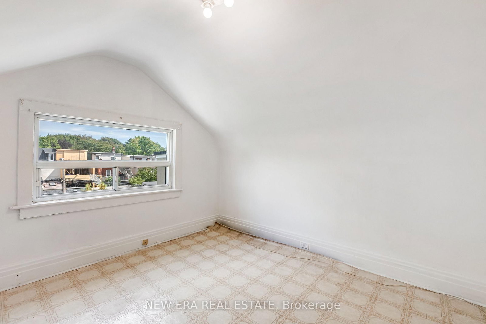 393 Ossington Avenue • Toronto, ON photo 34