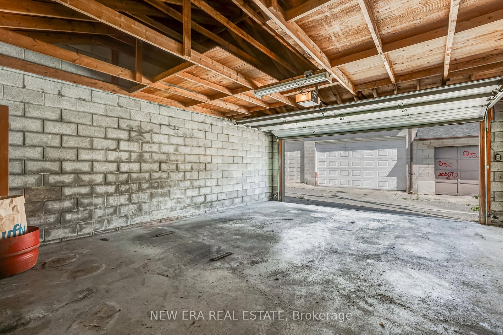 393 Ossington Avenue • Toronto, ON photo 37
