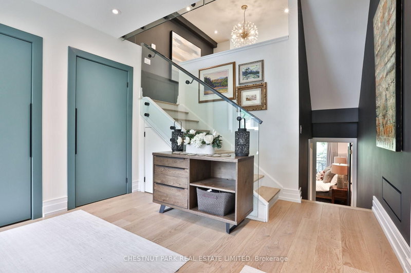 53 Woodlawn Avenue W