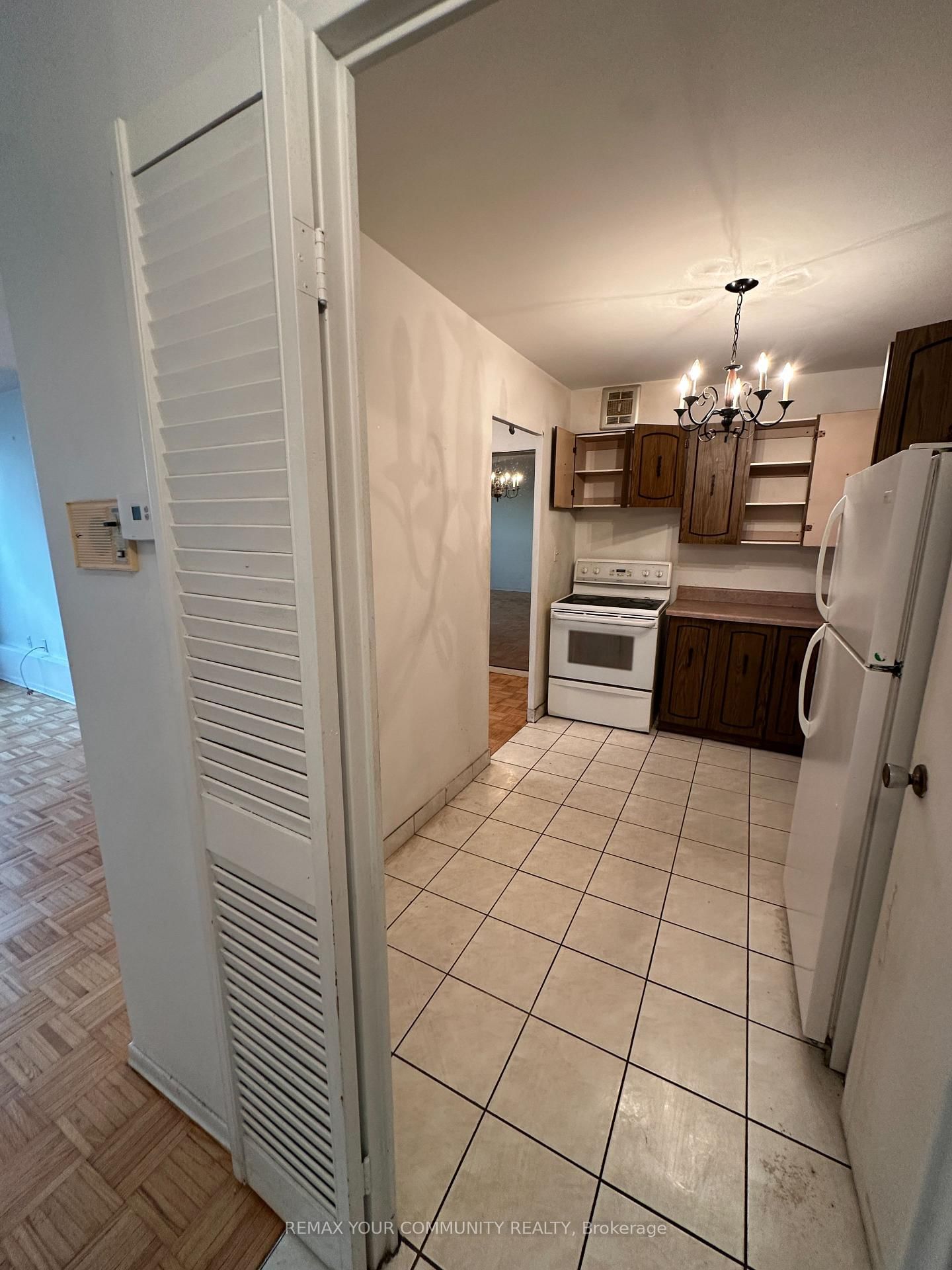 60 Pavane Linkway • #409 • Toronto, ON photo 10