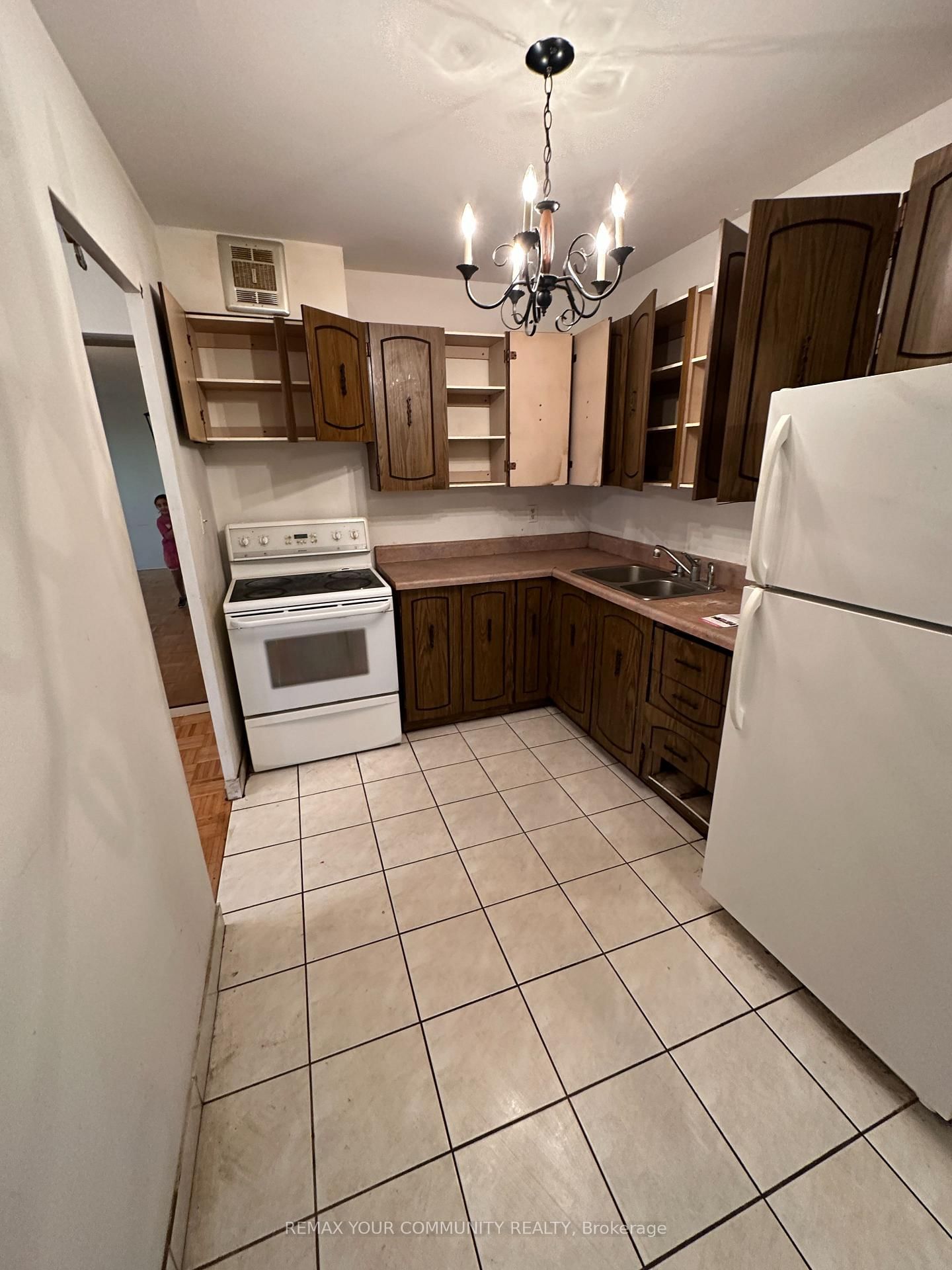 60 Pavane Linkway • #409 • Toronto, ON photo 19
