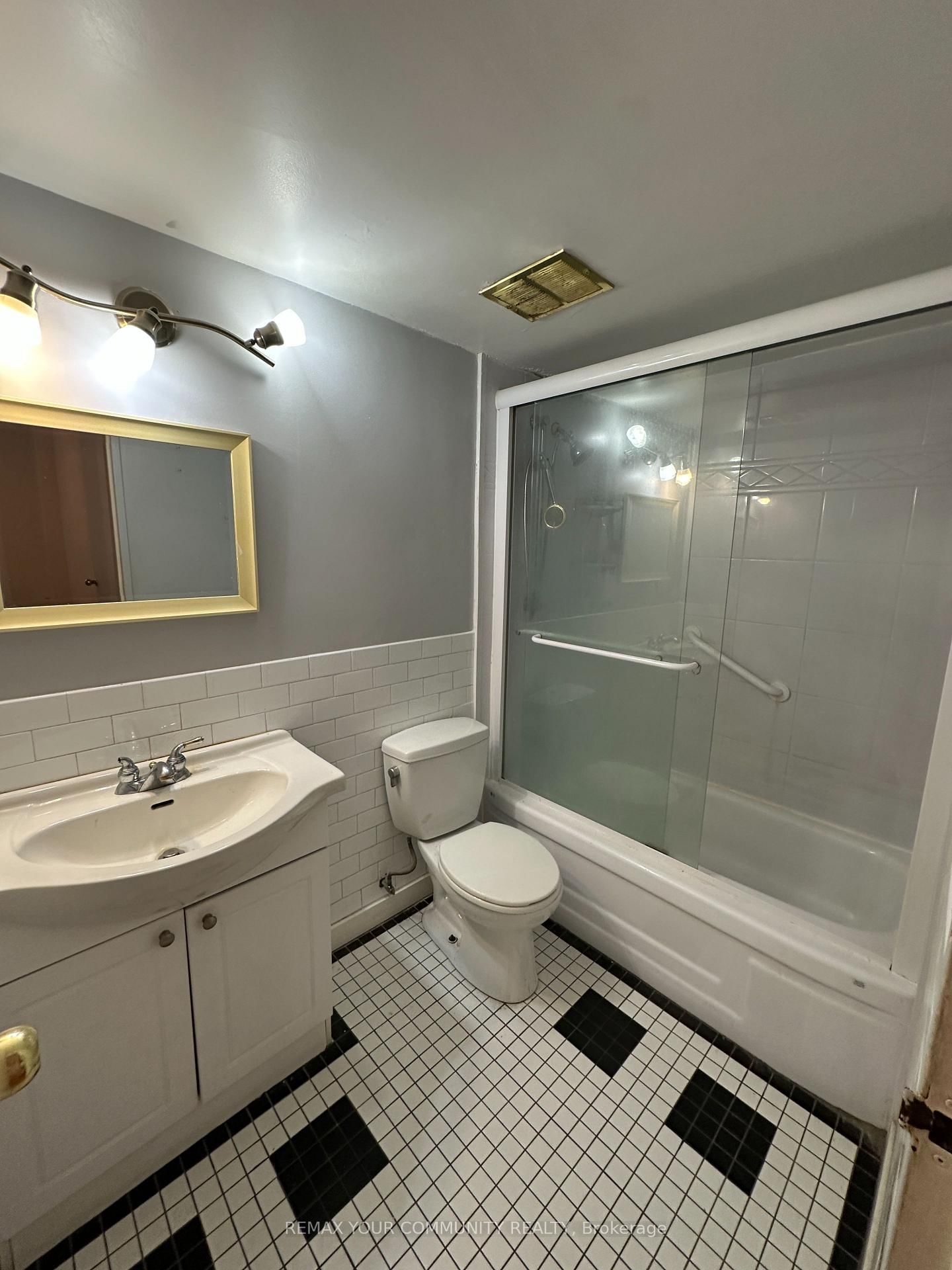 60 Pavane Linkway • #409 • Toronto, ON photo 29