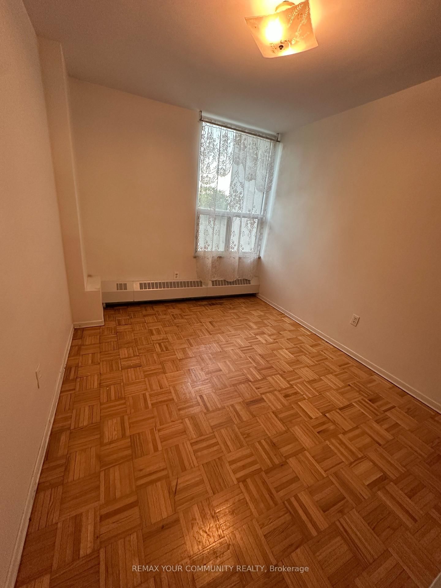 60 Pavane Linkway • #409 • Toronto, ON photo 30