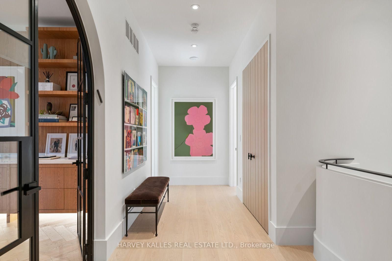 424 Lytton Boulevard • Toronto, ON photo 14