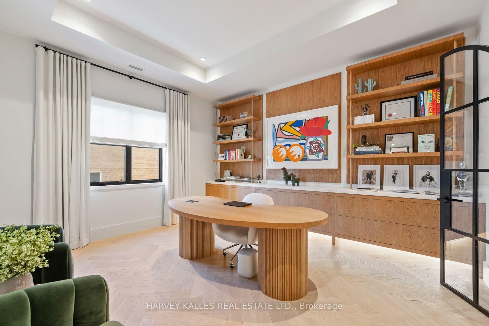 424 Lytton Boulevard • Toronto, ON photo 15