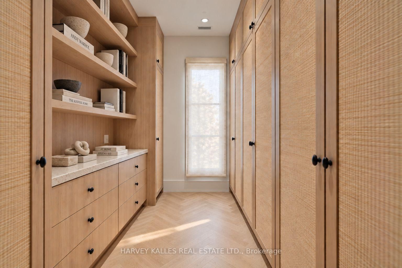 424 Lytton Boulevard • Toronto, ON photo 18